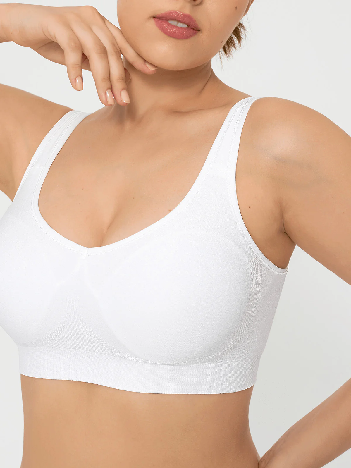 Seamless Adjustable Wide-Strap Underwire-Free Smoothing Bra - Image 3